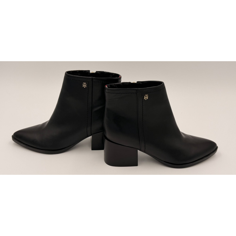 Tommy Hilfiger Black Leather Ankle Boots Pointed Toe Block Heel Gold Logo 8M